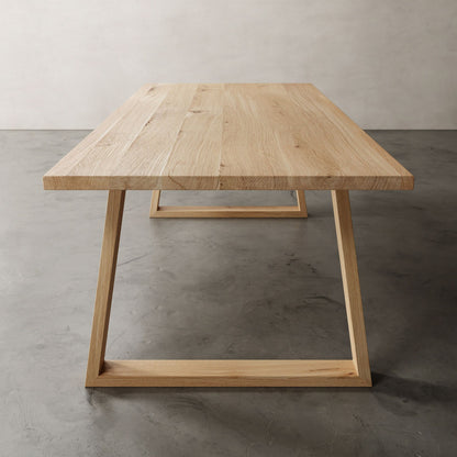 studio vikk eikenhouten trapezium tafel kops